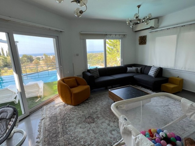 3+1 villa with sea and mountain views for sale in Kyrenia Ozanköy region