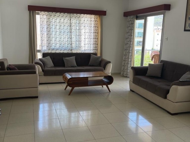 2+1 flat for rent in Kyrenia center