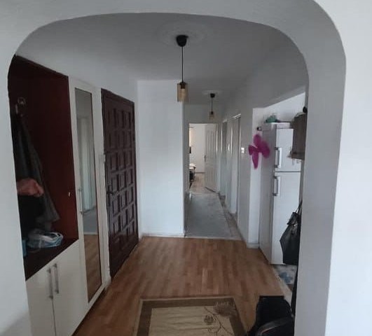 2+1 flat with Turkish title for sale in Kyrenia center