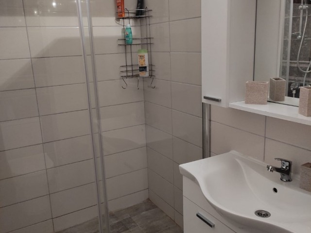 Girne lapta bölgesinde denize yakın kiralık  2+1 luks daire