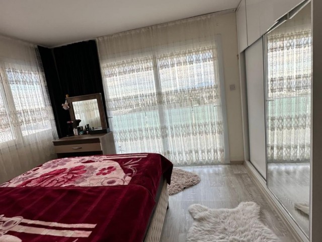 2+1 Penthouse zu erschwinglichem Preis im Zentrum von Kyrenia