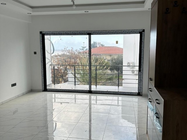 2+1 flat for sale in Kyrenia lapta region