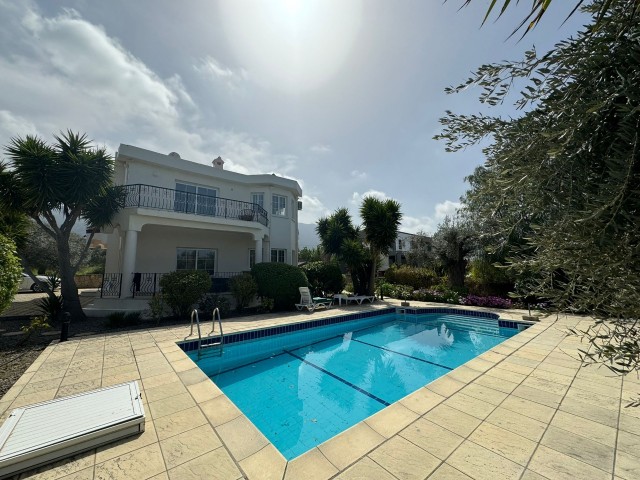 Villa with pool and 1600m2 garden in Kyrenia Ozanköy area