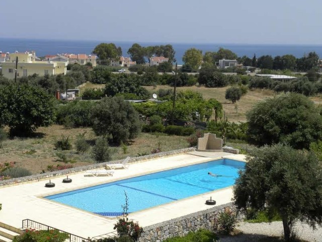 2+1 penthouse for sale in Kyrenia lapta area
