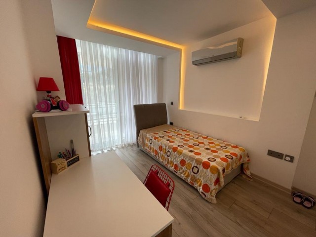 Flat For Sale in Yukarı Girne, Kyrenia