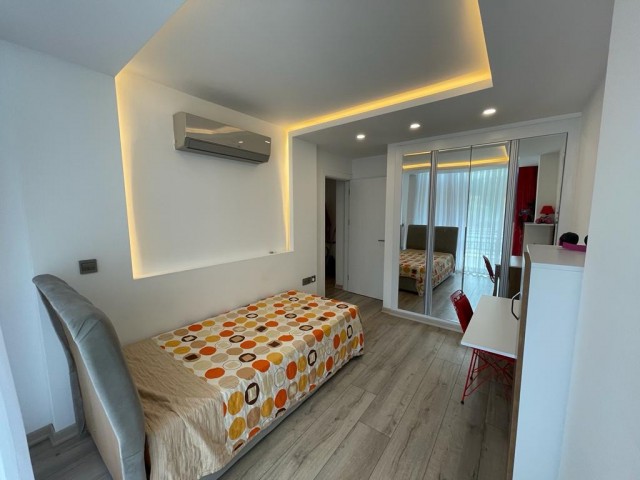 Flat For Sale in Yukarı Girne, Kyrenia