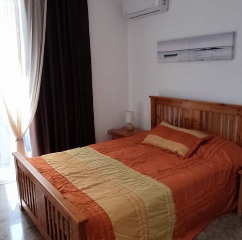 Kyrenia Karşıyaka 1+1 Wohnung mit Terrasse