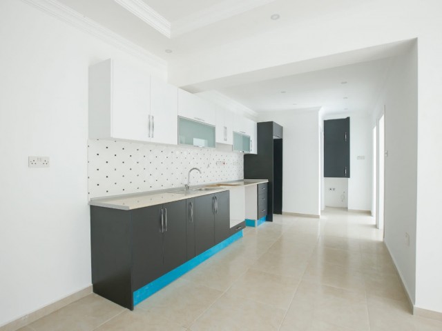 2+1 flat for sale in Kyrenia Alsancak