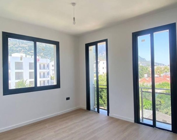 2+1 flat for sale in Kyrenia Lapta in a complex with pool