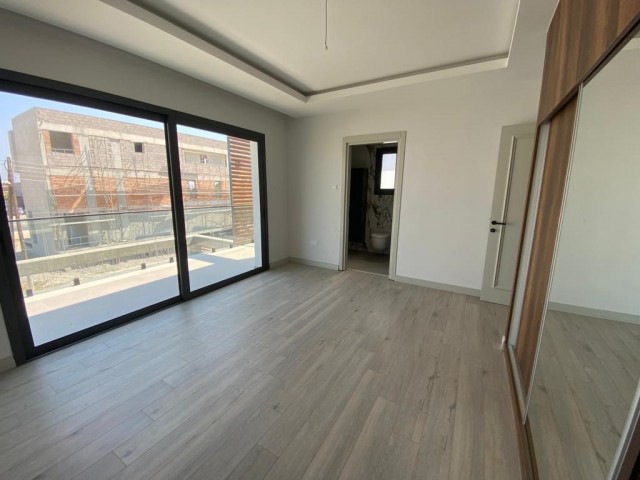 Kıbrıs Girne Çatalköy'de  Modern tasarımlı Satılık 3+1 Villa