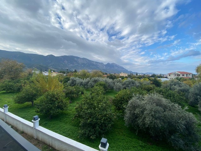 Flat To Rent in Alsancak, Kyrenia