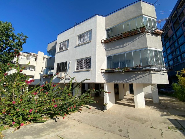 3+1 voll möblierte Wohnung zur Miete im Kyrenia Center, Zypern