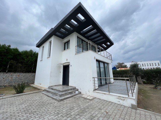 CYPRUS KYRENİA KARAOĞLANOĞLU GAU REGİON 3+1 VILLA FOR RENT