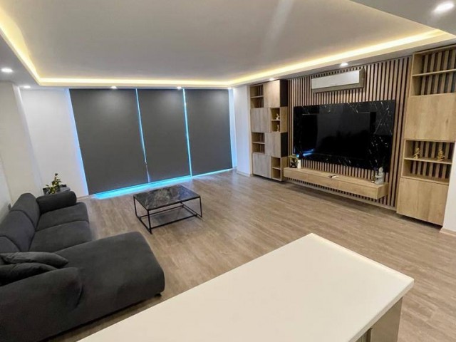 Kıbrıs Girne Merkez’de Lüks Satılık 1+1 Eşyalı Daire