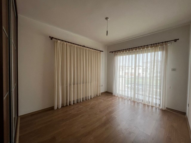 Kıbrıs Lefkoşa Hamitköy'de kiralık 4+1 modern villa