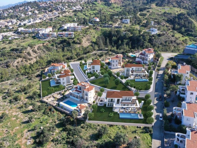 Kıbrıs Girne Esentepe'de Satılık Havuzlu Villa