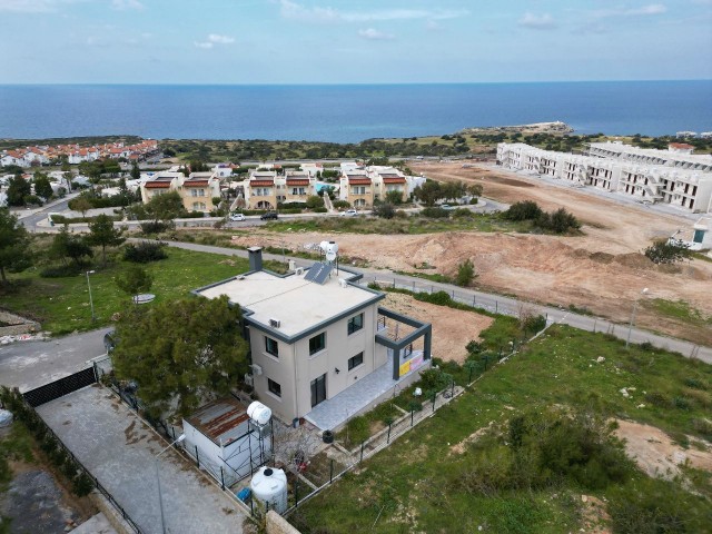 Kıbrıs Girne Esentepe de Satılık 4+1 Modern Villa