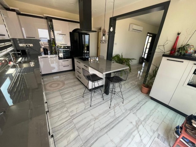 Kıbrıs Girne Esentepe de Satılık 4+1 Modern Villa