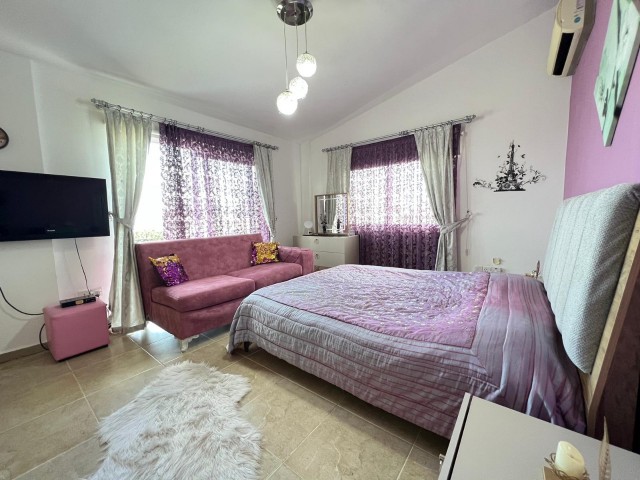 Zypern Girne Çatalköy Freistehende 3+1 Villa zum Verkauf mit vollem Meer- und Bergblick