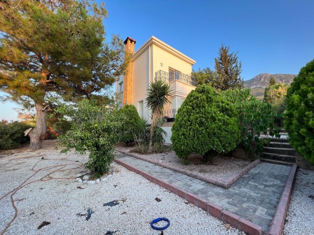 Kıbrıs Girne Zeytinlik Muhteşem Lokasyonda FIRSAT Satılık 3+1 Müstakil Villa