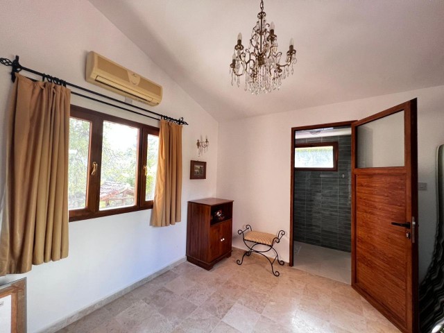 Wunderschöne 3+2-Villa im mediterranen Stil mit Berg- und Meerblick zum Verkauf in Kyrenia Malatya, Zypern