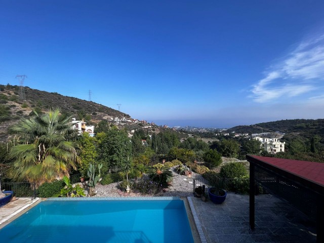 Wunderschöne 3+2-Villa im mediterranen Stil mit Berg- und Meerblick zum Verkauf in Kyrenia Malatya, Zypern