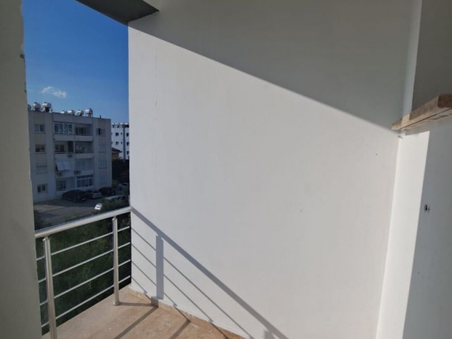 Турецкая квартира 3+1 на продажу в Еникент, Никосия, Кипр.