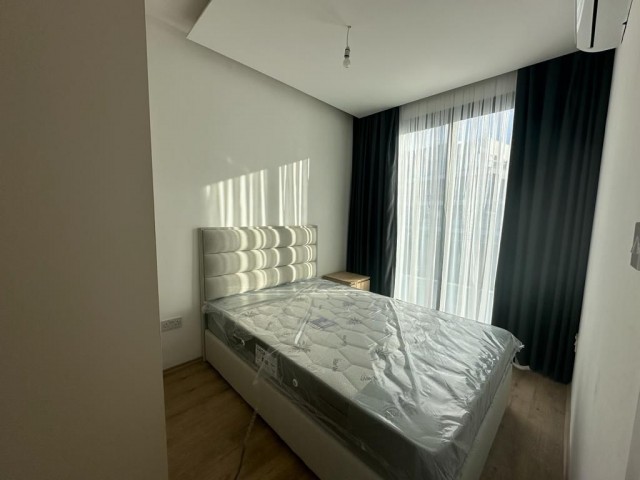 Kıbrıs Girne merkez'de Full modern  Eşyalı Dağ manzaralı Satılık 2+1 Penthouse