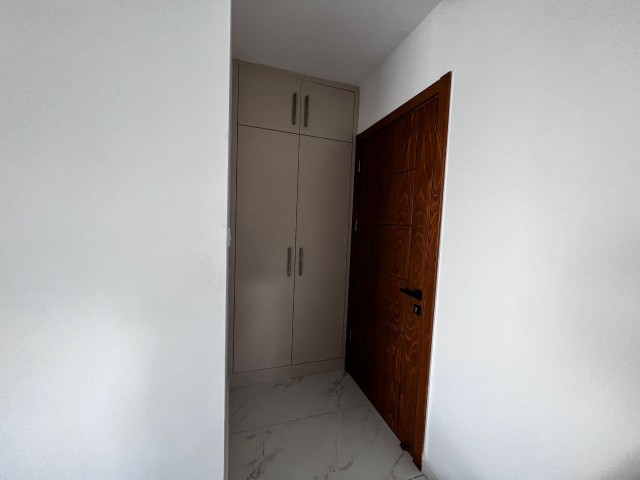 Kıbrıs Girne Merkez'de Full Eşyalı, Şehir Manzaralı Satılık  3+1 Ultra Lüks Daire