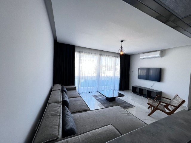 Komplett möblierte 3+1 Ultra-Luxus-Wohnung mit Blick auf die Stadt zum Verkauf im Zentrum von Kyrenia, Zypern
