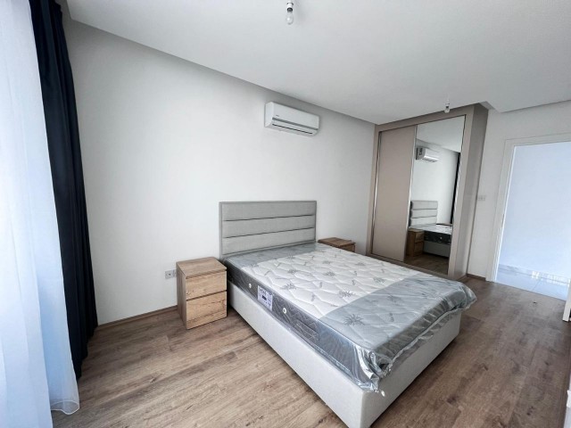 Vollständig möbliert, Blick auf die Stadt, 2+1 Ultra-Luxus-Loft-Wohnung zum Verkauf im Zentrum von Kyrenia, Zypern