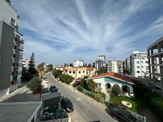 Офисы 2+1 в аренду с коммерческим разрешением в центре Кирении, Кипр