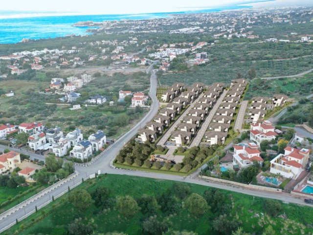 Kıbrıs - Girne - Alsancak'ta Satılık  Manzaralı, Havuzlu Lüks 4+1 Villalar
