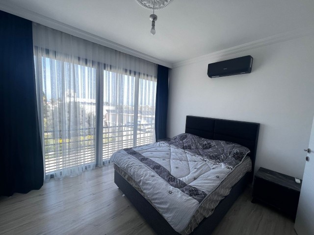 Kıbrıs - Girne - Edremit'de Kiralık Denize Yakın Ultra Lüks 3+1 Havuzlu Villa