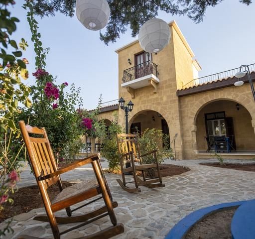 Boutique Hotel for Rent with 6-Room Pension Management Permit in Cyprus Nicosia Çağlayan Region.