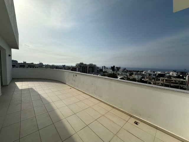 Zypern - 3+1 Luxus-Penthouse mit Meerblick zu vermieten im Zentrum von Kyrenia