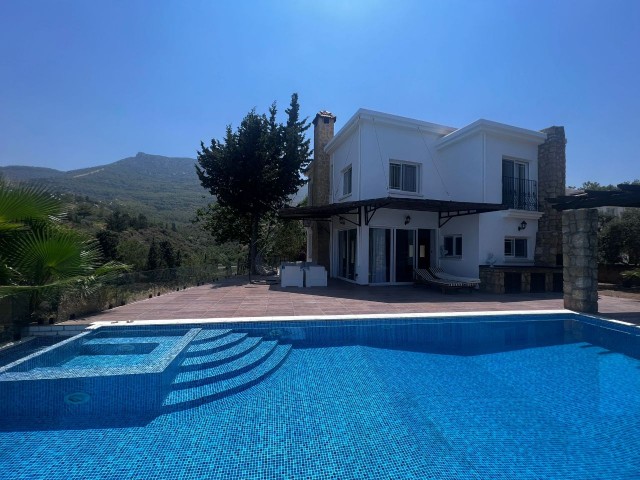 Zypern - 3+1 Luxusvilla mit Pool, komplett möbliert und Meerblick zur Miete in Kyrenia Zeytinlik