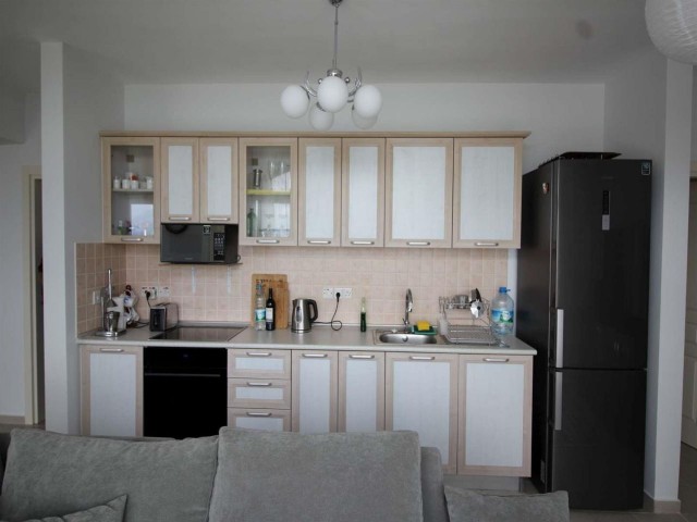 2 bedroom penthouse with roof terrace, great facilities on site