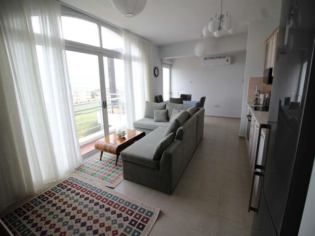 2 bedroom penthouse with roof terrace, great facilities on site