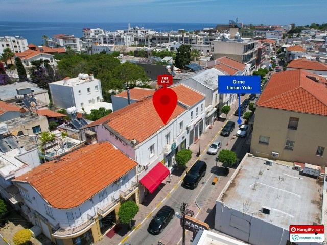 Gelegenheit zum Kauf von Premium-Immobilien bis zu 540 m² (1.959.000 Gbp) im Zentrum von Kyrenia, nur wenige Gehminuten vom Meer entfernt. Es ist ein ideales Projekt für ein Boutique-Hotel, eine Geschäfts- oder Wohnanlage.