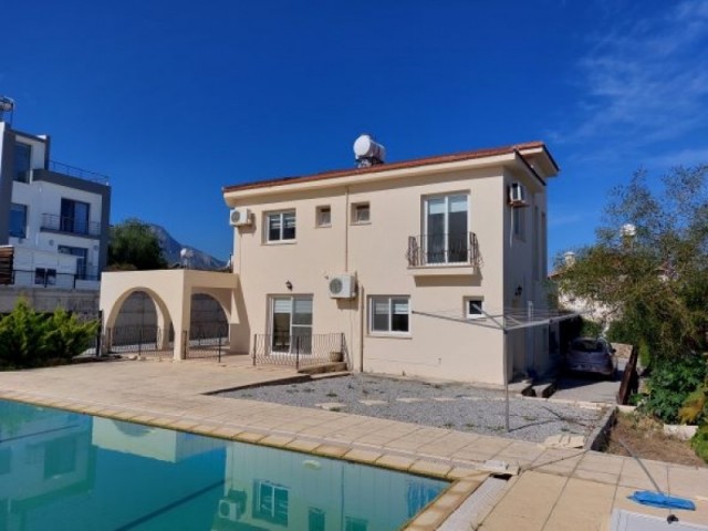 Priced for a quick sell. A bright and spacious 3 bedroom villa in the popular village of Catalkoy