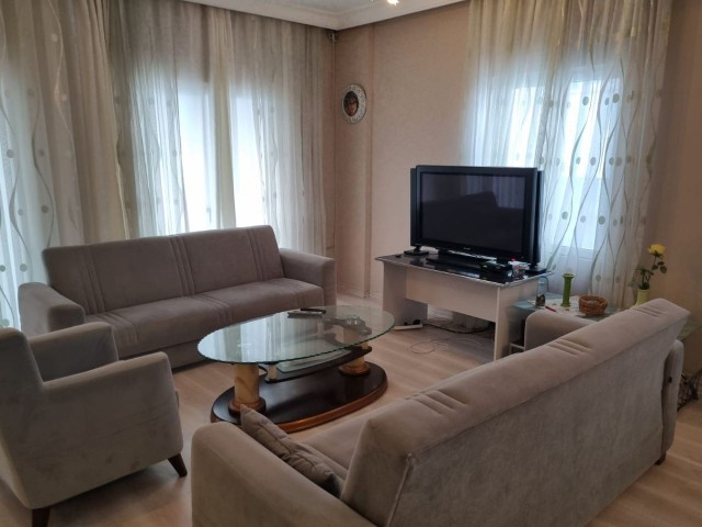 GİRNE MERKEZ'DE FULL EŞYALI SATILIK 2+1 PENTHOUSE!!