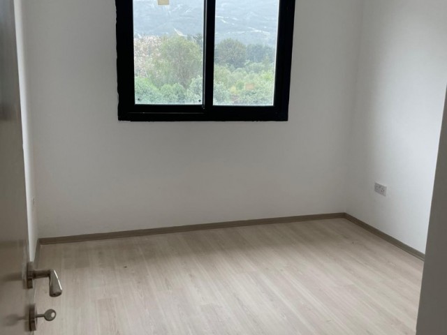 2+1 ZERO FLAT FOR SALE IN KYRENIA LAPTA WALKING DISTANCE TO THE SEA!!