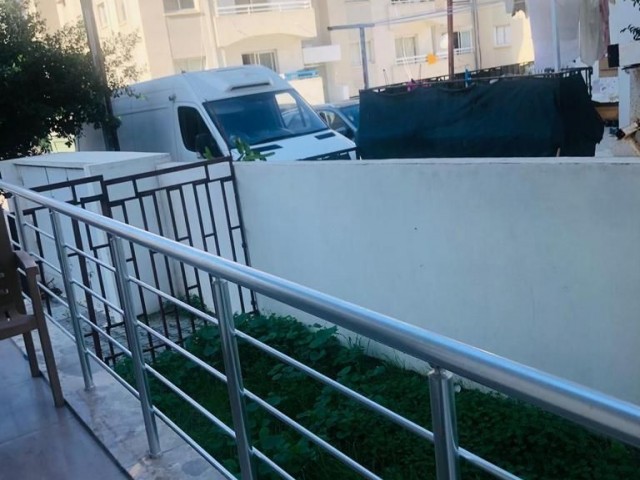 3+1 FLAT FOR SALE IN KYRENIA CENTER WITH PRIVATE GARDEN, FULLY FURNISHED AT BARGAIN PRICE!! TURKISH TITLE!!