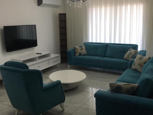 KYRENIA-PENTHOUSE MIT 3 SCHLAFZIMMERN UND 2 BÄDERN