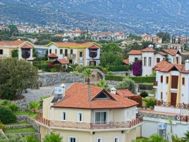 5+1 VILLA ZU VERMIETEN IN KYRENIA YEŞİLTEPE!!