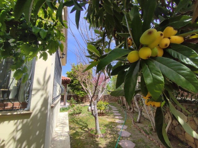 4+1 Villa zum Verkauf mit herrlichem Blick auf die Natur in Çatalköy, Kyrenia
