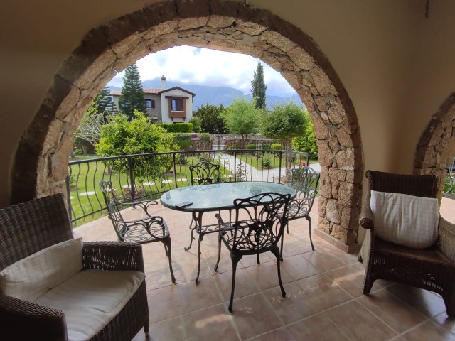 4+1 Villa zum Verkauf mit herrlichem Blick auf die Natur in Çatalköy, Kyrenia