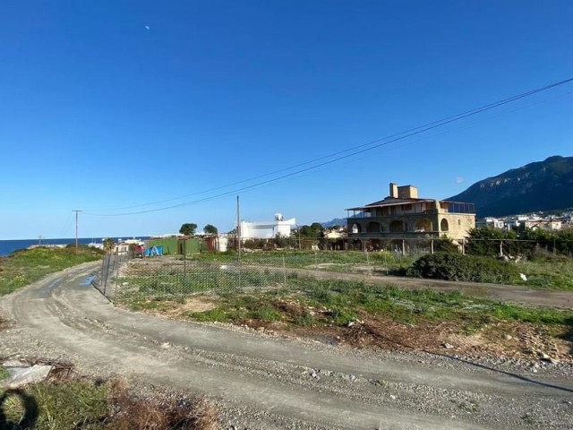 OPPORTUNITY INVESTMENT LAND FOR A VILLA BY THE SEA IN KARŞIYAKA, KYRENIA