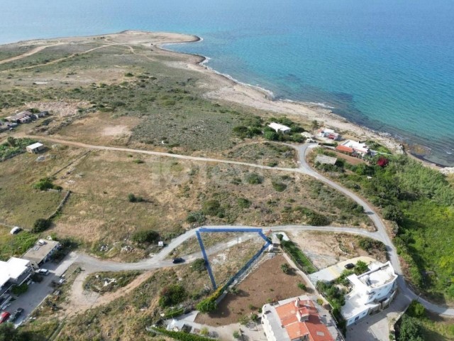 GELEGENHEIT INVESTITIONSLAND FÜR EINE VILLA AM MEER IN KARŞIYAKA, KYRENIA